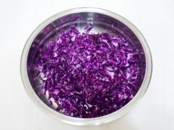 Салат из краснокочанной капусты на зиму - шаг 4