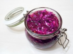 Салат из краснокочанной капусты на зиму - шаг 8