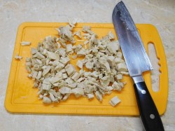 Салат из курицы с пекинской капустой и кукурузой