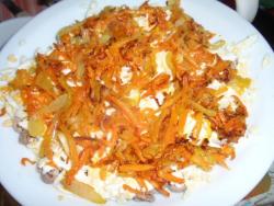 название картинки Салат из куриных сердечек с грибами