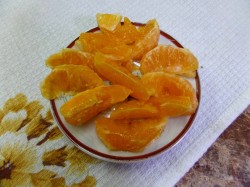 Салат из куриной печени и апельсинов