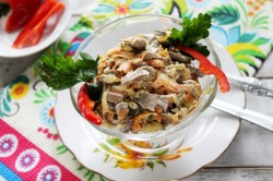 Салат из куриной печени с морковью