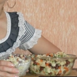 название картинки Салат из копченой куриной грудки с фасолью и огурцами