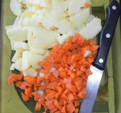 название картинки Салат из копченой куриной грудки с фасолью и огурцами