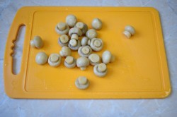 Салат курица с грибами и сыром слоями