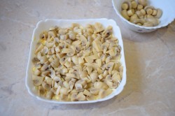 Салат курица с грибами и сыром слоями