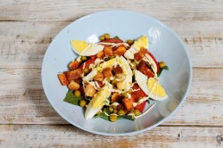 Салат из листьев одуванчиков