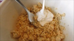 название картинки Салат из молодой капусты с кукурузой и огурцами