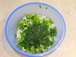 Салат из молодой капусты