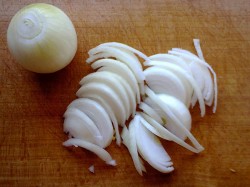 название картинки Салат из морской капусты плюс яйцо чеснок