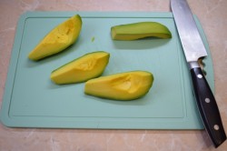 название картинки Салат из огурцов авокадо яйца