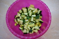 название картинки Салат из огурцов авокадо яйца