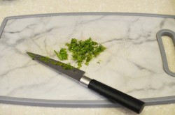 название картинки Салат из помидоров и огурцов со сметаной