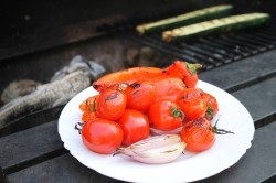 Салат из овощей на мангале