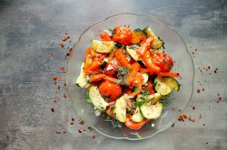 Салат из овощей на мангале