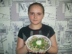 Салат из печени говядины с шампиньонами