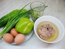 название картинки Салат из печени трески с горошком