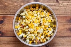 название картинки Салат из пекинской капусты с копченой курицей