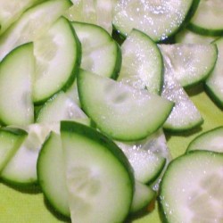название картинки Салат из пекинской капусты с маринованным опятами