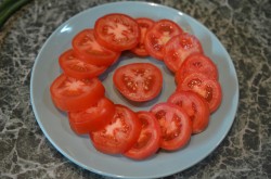 Салат из помидор с соевым соусом