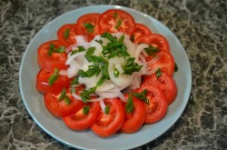 Салат из помидор с соевым соусом