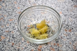 название картинки Салат с крабовыми палочками и помидорами