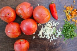 Салат из  помидоров запечённых на мангале