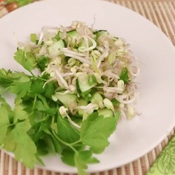 Салат из пророщенного маша по корейски
