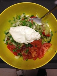 Салат из ранних тепличных овощей - шаг 7