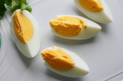 название картинки Салат из щавеля свежего со шпинатом и яйцом