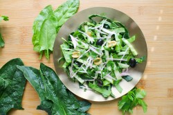 название картинки Салат из щавеля свежего со шпинатом и яйцом