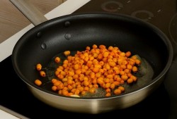 Салат из шпината с рыбой и облепиховым соусом - шаг 1 Салат из шпината с рыбой и облепиховым соусом - шаг 1