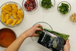 Салат из шпината с рыбой и облепиховым соусом - шаг 7 Салат из шпината с рыбой и облепиховым соусом - шаг 7