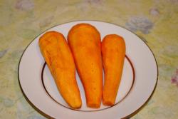 Салат из сырой моркови с грецкими орехами