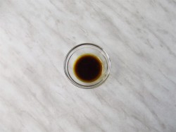 название картинки Салат из стручковой фасоли с мидиями