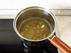 название картинки Салат из стручковой фасоли с мидиями