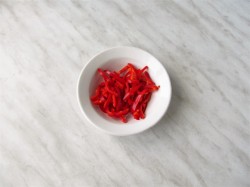 название картинки Салат из стручковой фасоли с мидиями