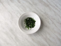 название картинки Салат из стручковой фасоли с мидиями