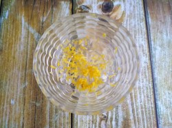 Салат из свежей моркови с айвой мандаринами медом