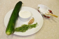 название картинки Салат из свежих огурцов в сметане