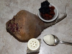 название картинки Салат из свеклы с изюмом