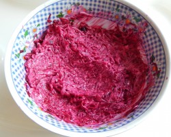 название картинки Салат из свеклы с изюмом