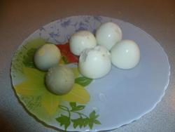 название картинки Салат из свежей капусты и огурцов с яйцом