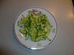 название картинки Салат из свежей капусты и огурцов с яйцом