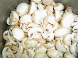 Постный салат из свежих шампиньонов