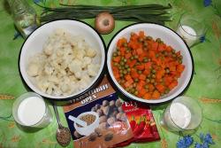 Салат из цветной капусты с горошком и морковью