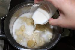 Салат из цветной капусты с горошком и морковью