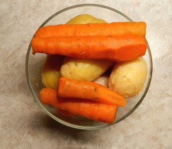 Салат из вареных овощей  без майонеза