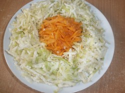 название картинки Салат из зеленой редьки и моркови