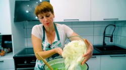 название картинки Салат из зелёных помидоров с болгарским перцем на зиму